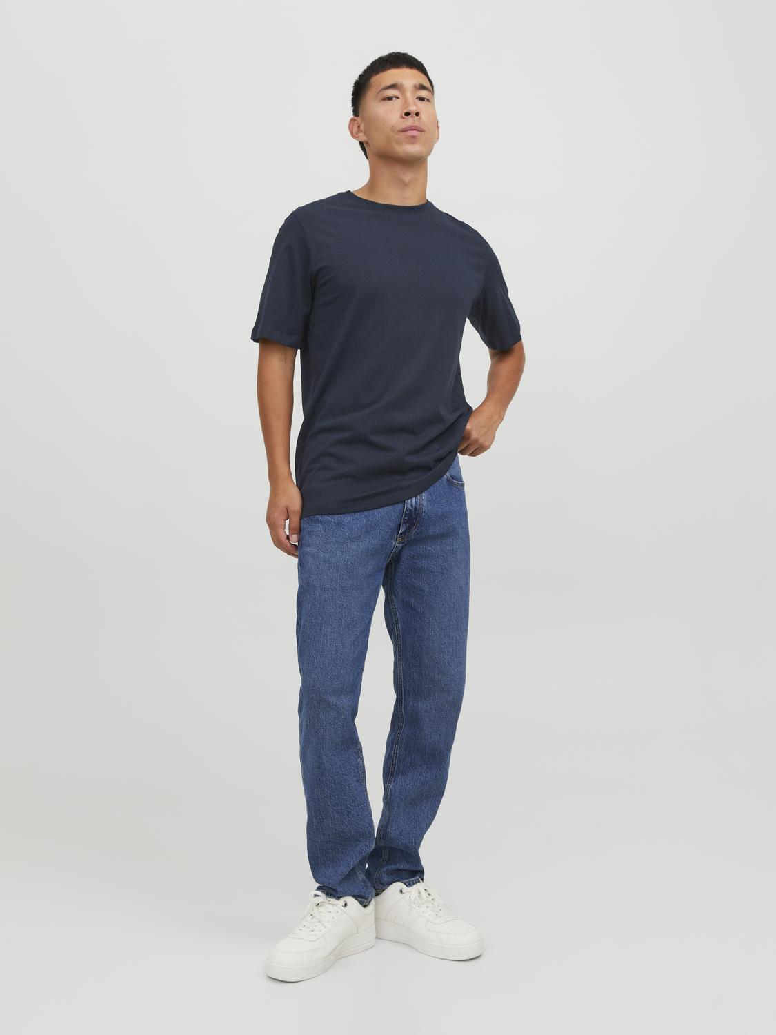 model_shot-front_full